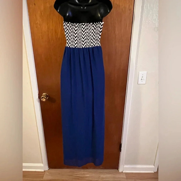 Sweet Storm Chevron Maxi Dress Small Strapless Blue Flowy 47β - Picture 14 of 16